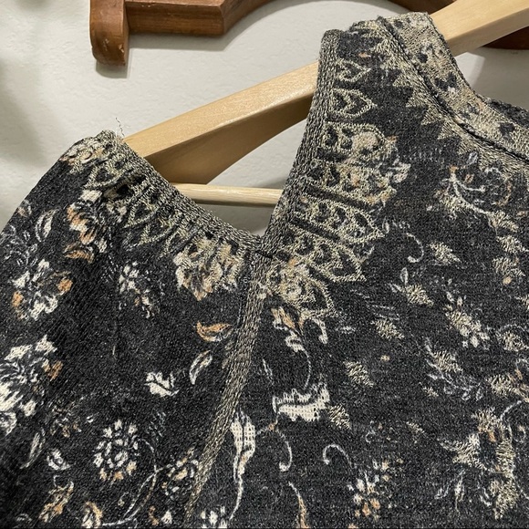 BKE Bohemian Blouse Floral Knit Cold Shoulder Embroidered Boho Women’s Small S - Picture 11 of 14